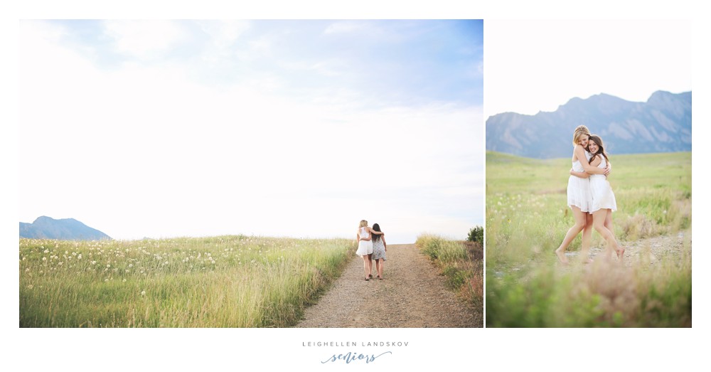 Leighellen_Landskov_Photography_Senior_Portraits_Boulder_Colorado_Mountains_Sunset_Friends_girls_walking_2